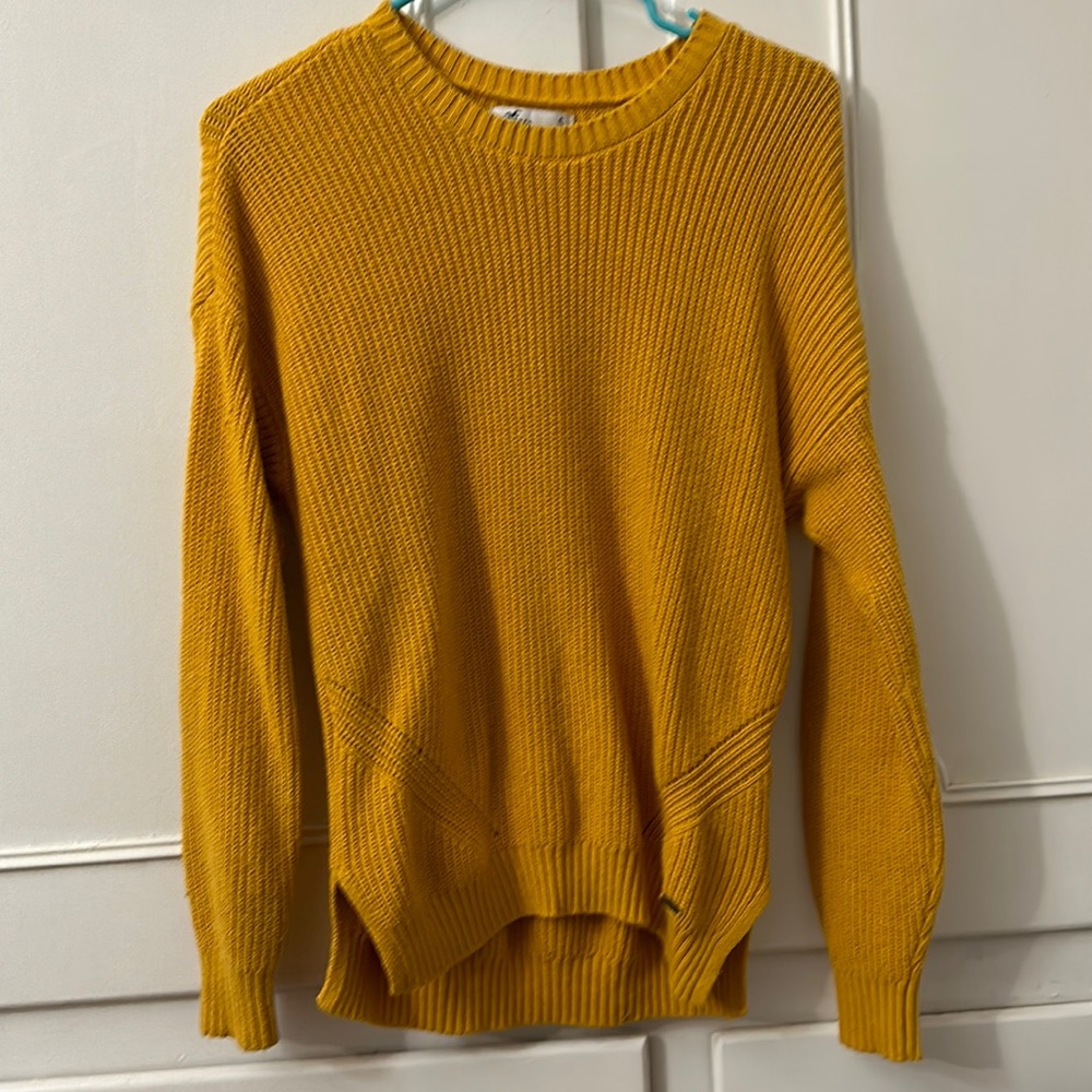 Hollister Yellow Sweater